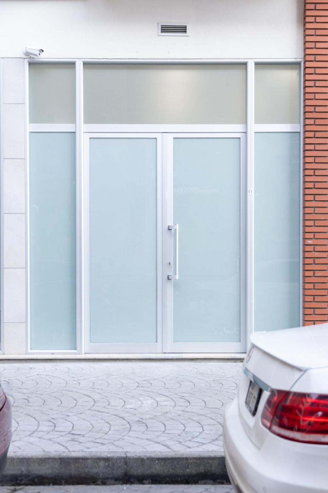 Free Parking Sudio Tirana Leilighet Eksteriør bilde
